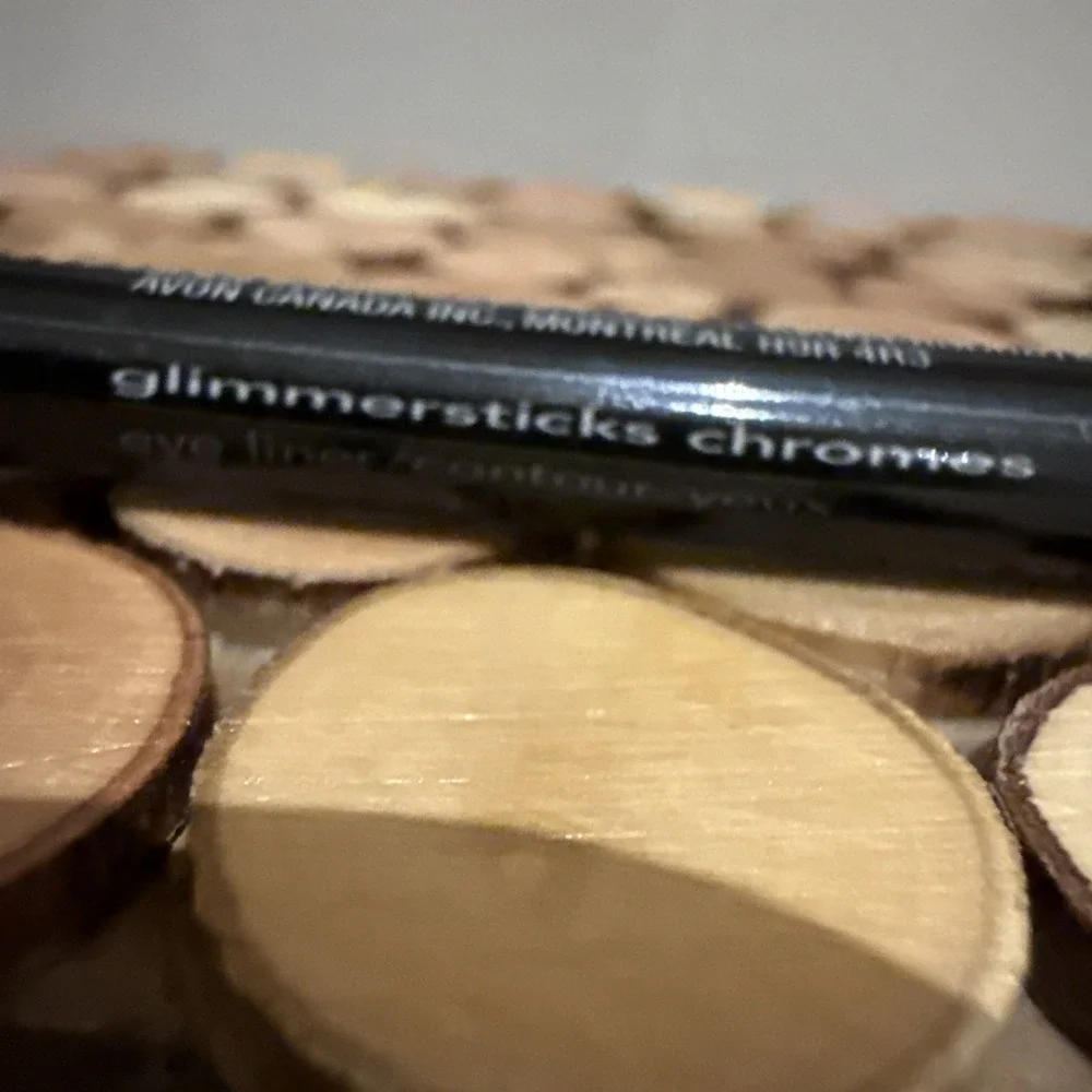 Avon Glimmersticks Chromes Eye Liner-Striking Emerald-G305-New & Sealed!
